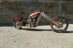 Mototsikly iz stary h naruchny h chasov 3 300x199 - Мотоциклы из старых наручных часов