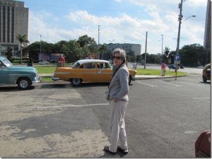 IMG 3745 thumb1 300x225 - Старые автомобили на Кубе