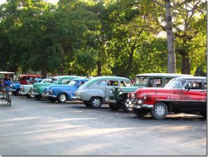 IMG 9148 thumb 300x226 - Старые автомобили на Кубе
